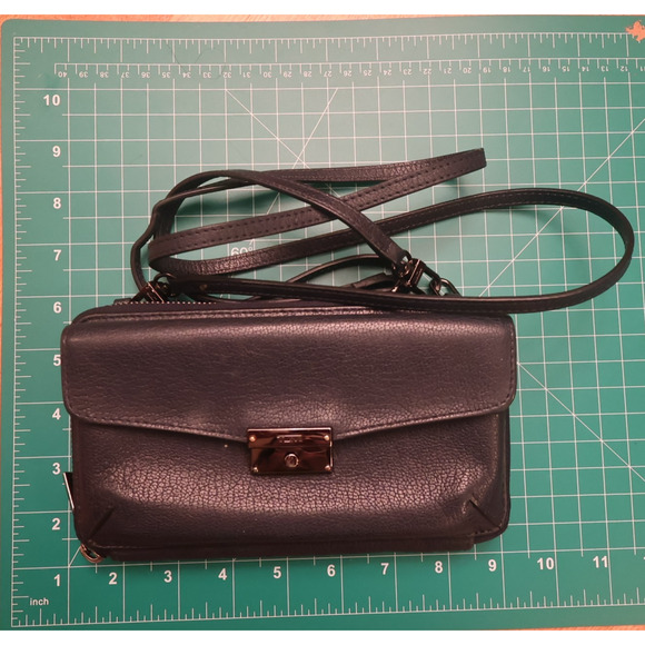 TUMI Phone Holder Wallet w/ Crossbody Strap Navy Leather RFID Gun Metal Hardware - Picture 11 of 12